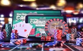 dewa19 slot mobile app interface showing football predictions and live-dealer games